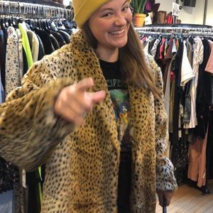 Meet your Posher, Sydney